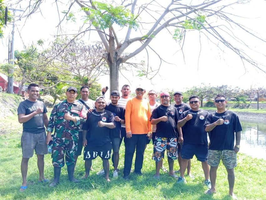 Forum Pemuda NTT Gelar Aksi Bersih Sungai di Taman Pancing Denpasar