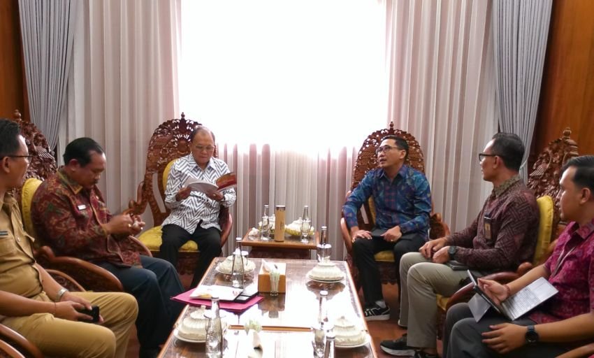 Gubernur Koster Ajak BPS Lakukan Sensus Kebudayaan, Kendaraan hingga Pengangguran di Bali