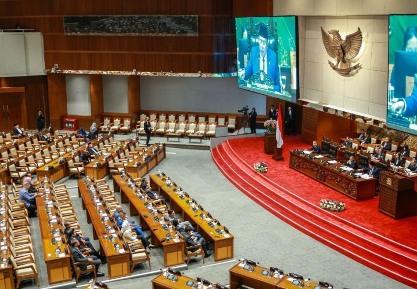 Baleg DPR dan Pemerintah Sepakati 52 RUU Prioritas 2025, Mulai Perampasan Aset hingga Kepolisian