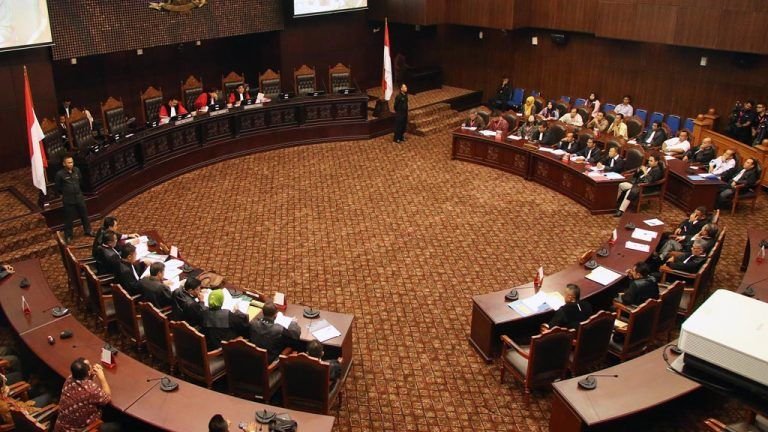 MK Tolak Usulan Syarat Pendidikan Minimal S-1 untuk Capres, Cawapres, Caleg, dan Cakada