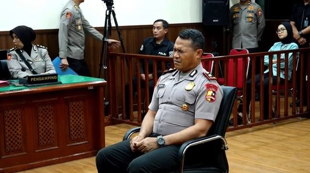 Danyon Resimen 4 Korps Brimob Polri Kompol Cosmas Kaju Gae Dipecat Terkait Kasus Kematian Ojol Affan Kurniawan