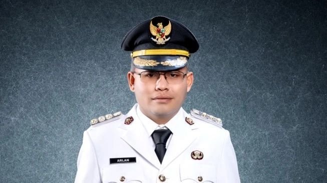 Fakta Menarik Wali Kota Prabumulih Arlan Usai Isu Pencopotan Kepsek SMPN 1: Eks Pengusaha Karet, Kini Punya 4 Istri