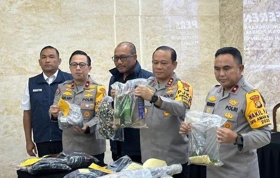 Polda Metro Jaya Tetapkan 16 Tersangka Kasus Perusakan Fasilitas Umum saat Demo Akhir Agustus, Puluhan Barang Bukti Diamankan