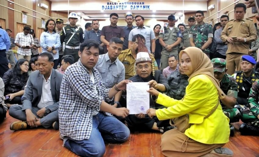 Aksi Damai di Simalungun, Enam Tuntutan Mahasiswa Dijawab Bupati: “Butuh Waktu, Tapi Saya Bertanggung Jawab”