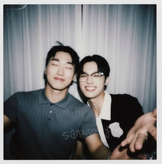 Tren Foto Polaroid Bareng Idol K-Pop Jadi Viral, Ini Cara Mudah Buatnya dengan Gemini AI!