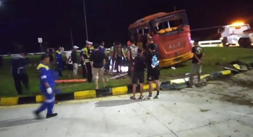 Bus Pembawa Atlet Karate Sumut Kecelakaan di Padang, 2 Remaja Meninggal Dunia
