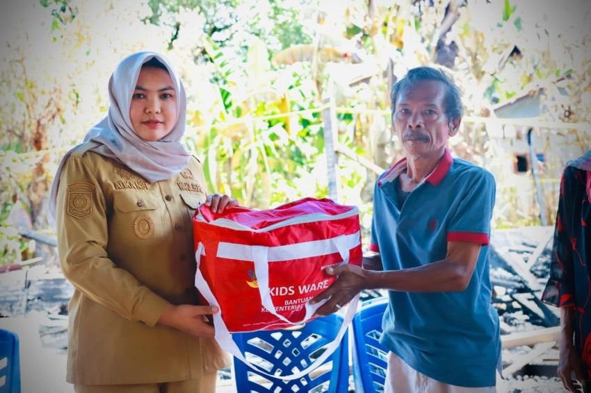 Pemkab Madina Salurkan Bantuan untuk Korban Kebakaran di Desa Sibaruang