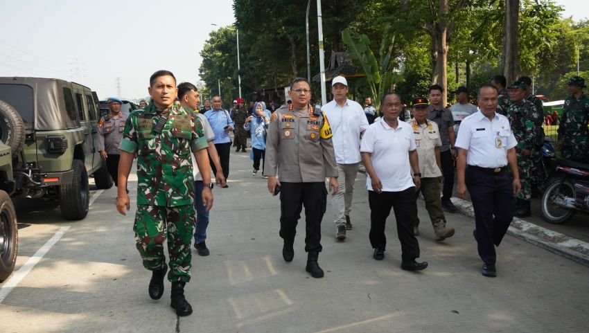 Serbuan Teritorial Kodim 0502/Jakarta Utara: TNI Peduli Lingkungan dan Berbagi untuk Rakyat