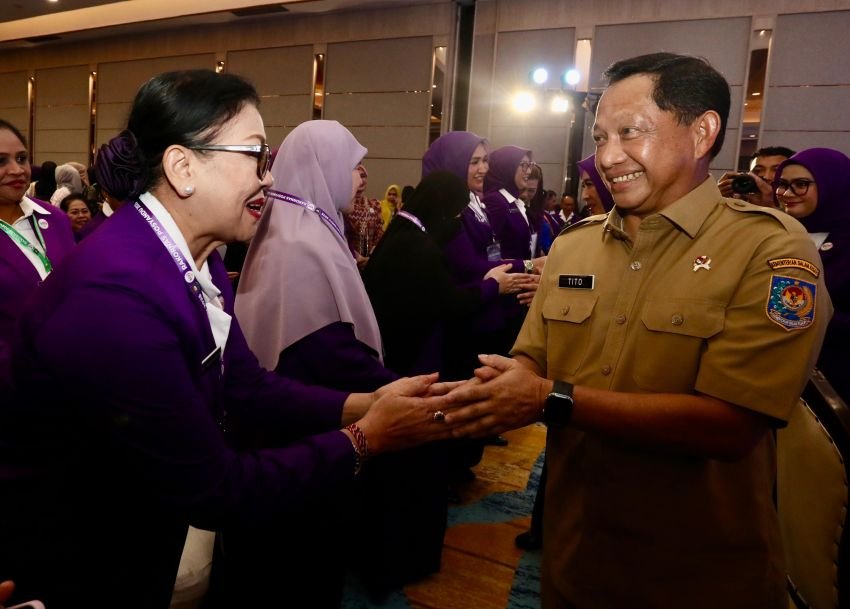 Ny. Putri Suastini Koster Raih Juara III Nasional Pembina Posyandu Terbaik di Rakornas 2025