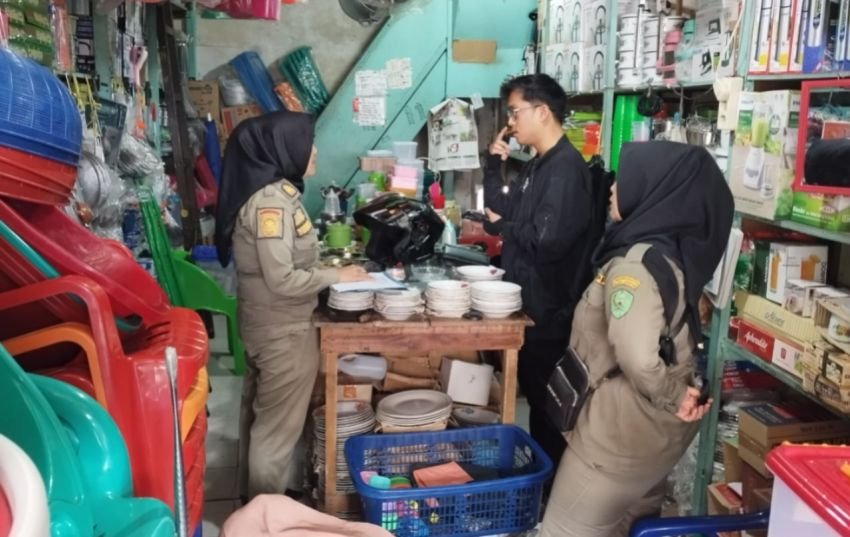 Satpol PP Padangsidimpuan Lakukan Pendataan Izin Usaha dan Pajak Reklame, Begini Temuan di Lapangan!