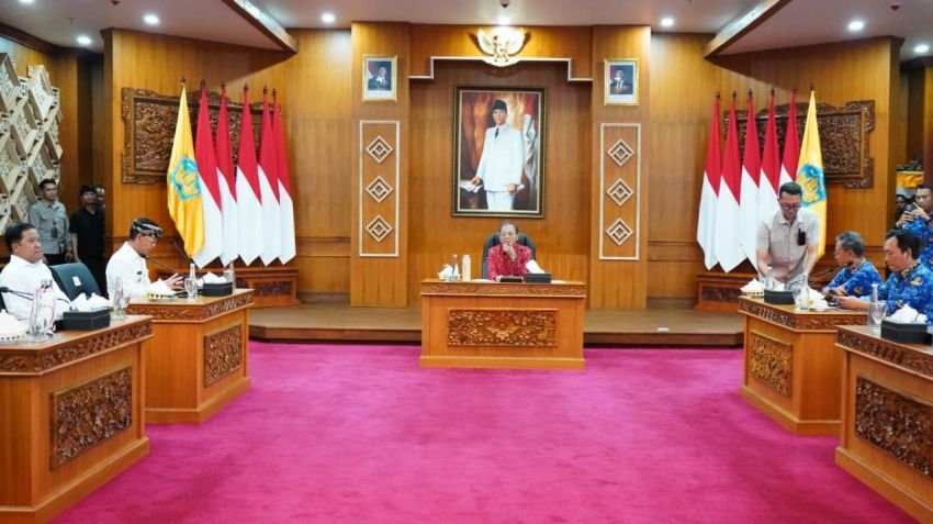 Rakor Infrastruktur Strategis 2026, Gubernur Koster Instruksikan Kepala Daerah Siapkan Persyaratan