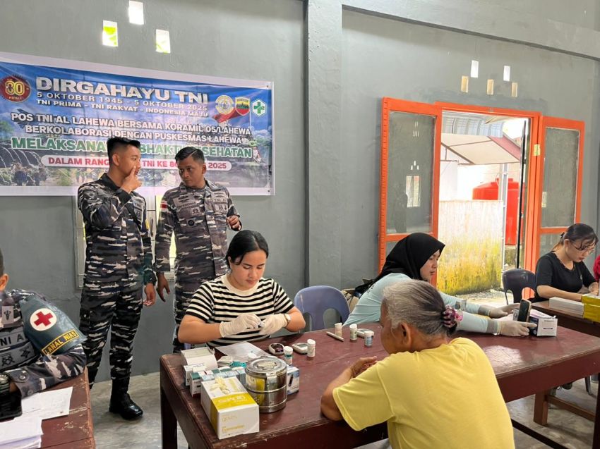 TNI AL Lahewa Gelar Bhakti Kesehatan Pengobatan Gratis di Desa Balefadorotuho