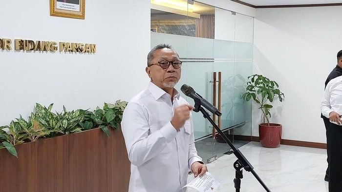 Harga Pupuk Subsidi Turun 20%, Zulkifli Hasan Pastikan Stok Melimpah untuk Petani