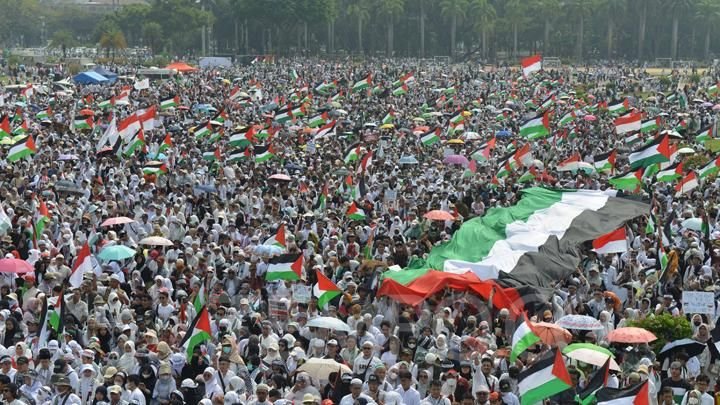 &ldquo;Indonesia Lawan Genosida&rdquo;:Aksi Damai Bela Palestina di Patung Kuda Berakhir Tertib, Massa Mulai Bubarkan Diri