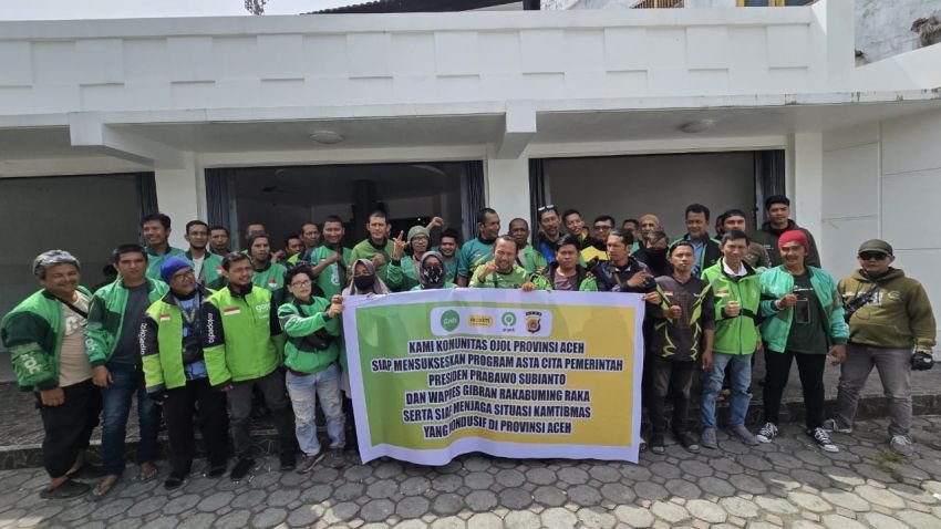 Polda Aceh Salurkan Bantuan Beras untuk Komunitas Ojol, Perkuat Sinergi Kamtibmas