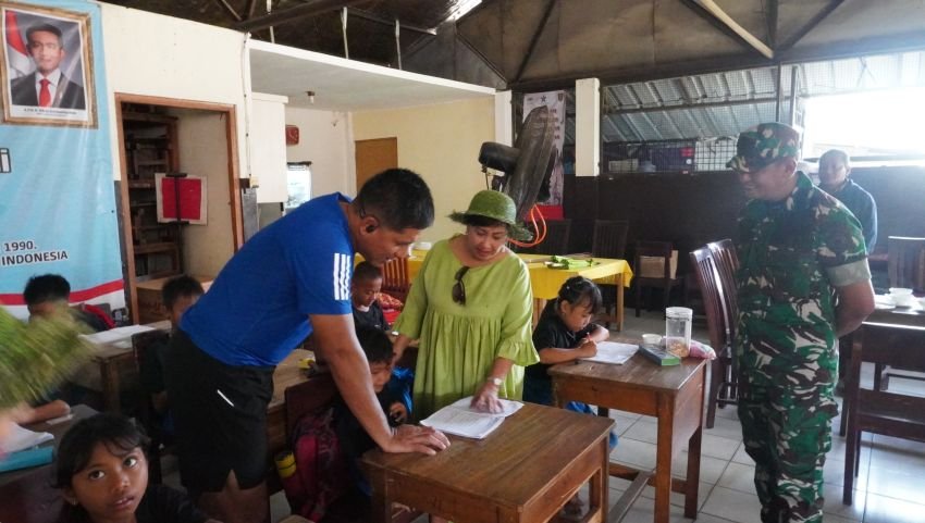 Kolonel Dony Gredinand Tinjau Akademi Indonesia Sekolah Darurat Kartini dan Renovasi Fasilitas Belajar