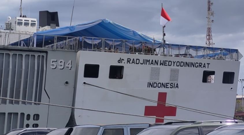 Prabowo Sematkan Tanda Kehormatan untuk 18 Prajurit TNI di Presidential Inspection HUT ke-80 TNI