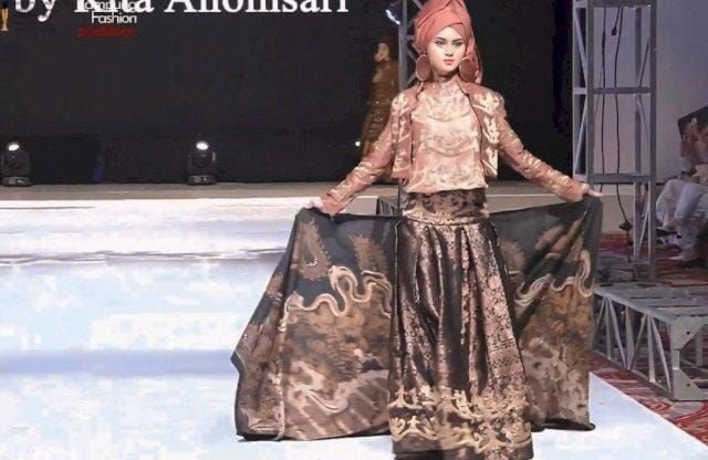 Netizen Heboh! Penampilan Azzahra Nur Ariyanti di Runway Lampung Bikin Terpesona!