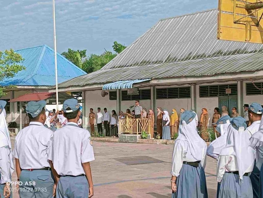 Kalapas Labuhan Ruku Jadi Pembina Upacara di SMA Negeri 1 Talawi, Sampaikan Pesan Kritis tentang Bahaya Narkoba dan Pentingnya Integritas