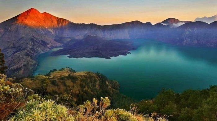 Kemenhut Atur Ulang Pendakian Rinjani: Kenaikan Tarif dan Syarat Baru untuk Pendaki