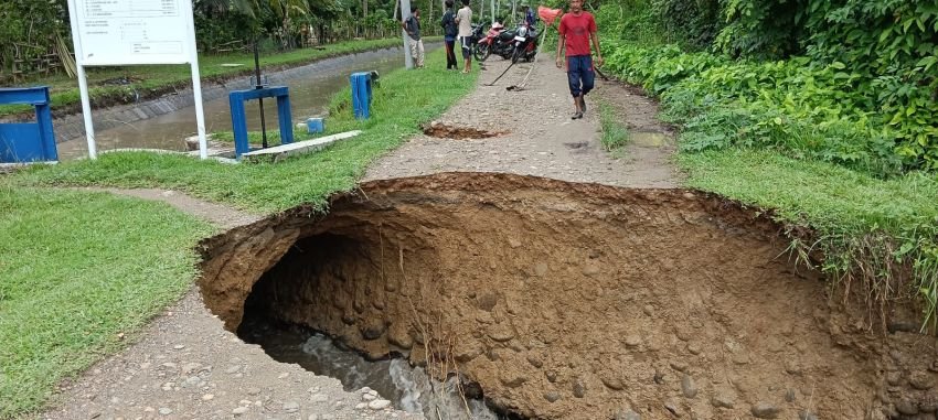 Tanggul Irigasi Roboh Diterjang Hujan Deras di Bireuen, Danrem 011/Lilawangsa Tinjau Langsung Lokasi