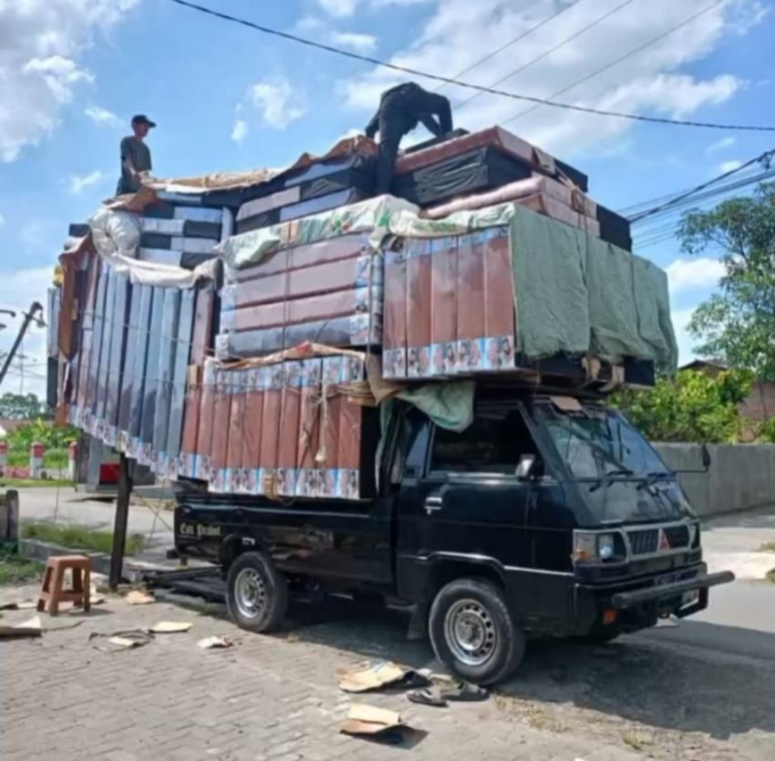 Diduga Ada Setoran dan &ldquo;Yayasan Anti Tilang&rdquo;, Polisi Tutup Mata pada Truk ODOL di Sumut