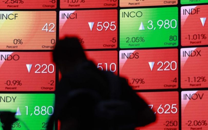 IHSG Menguat di Awal Pekan, Rupiah Melemah Tipis ke Rp16.573 per Dolar AS
