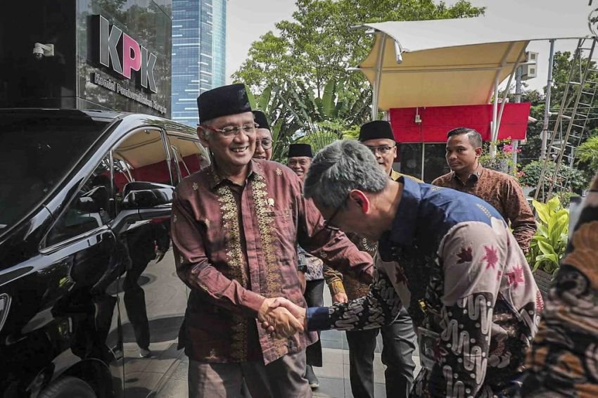 Menteri Haji dan Umrah Serahkan 200 Nama Calon Pejabat ke KPK untuk Ditracing