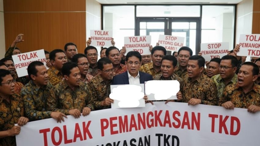 TKD Dipotong, Gubernur Dirongrong