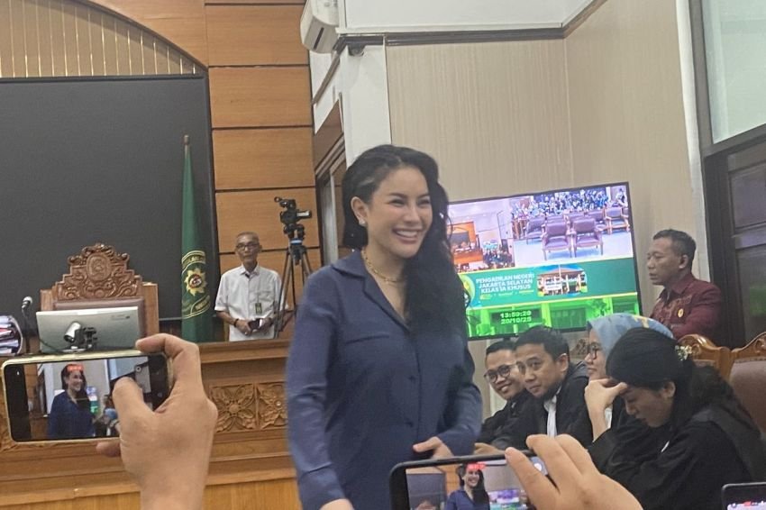 Nikita Mirzani Hadapi Hukum, Keluarga dan Kerabat Setia Menemani Selama Sidang