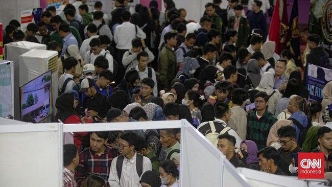 Ekonomi Tumbuh, Tapi Anak Muda Tetap Nganggur: Ada Apa dengan Indonesia?