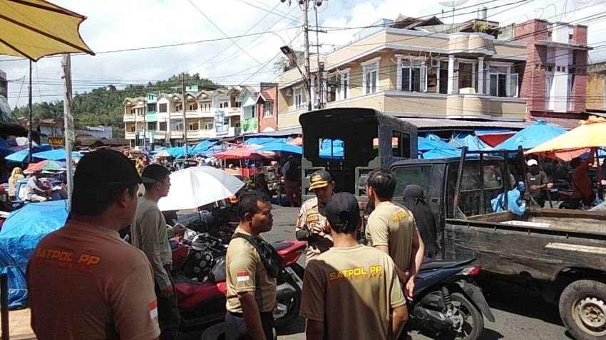 Satpol PP Padangsidimpuan Tindaklanjuti Isu Pungli, Lakukan Penertiban PKL di Pusat Pasar