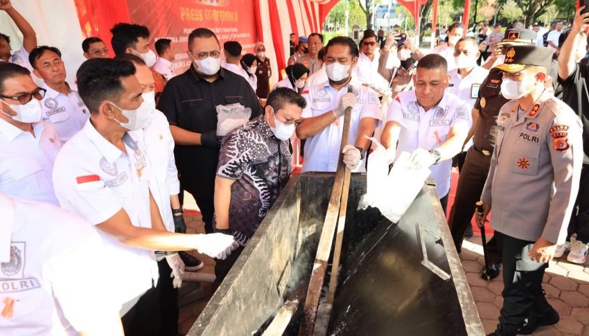 Polda Aceh Musnahkan 80,5 Kg Sabu, 1,3 Ton Ganja, dan 1 Kg Kokain Hasil Pengungkapan Jaringan Internasional