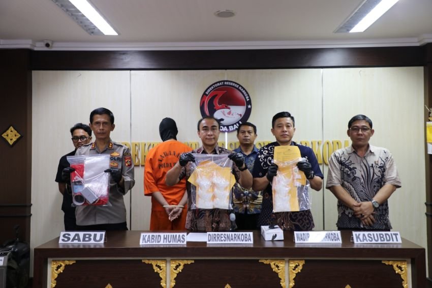 Polda Bali Tangkap Pengedar Narkoba di Denpasar, Sita Hampir 1 Kg Sabu dan Ekstasi