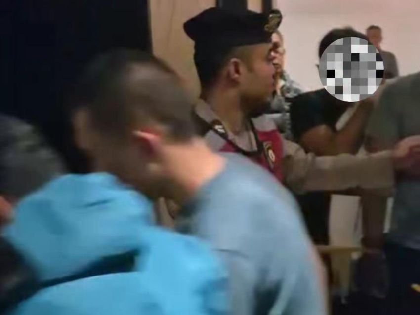 Polisi Gerebek Pesta Seks Sesama Jenis di Surabaya, 34 Pria Diamankan