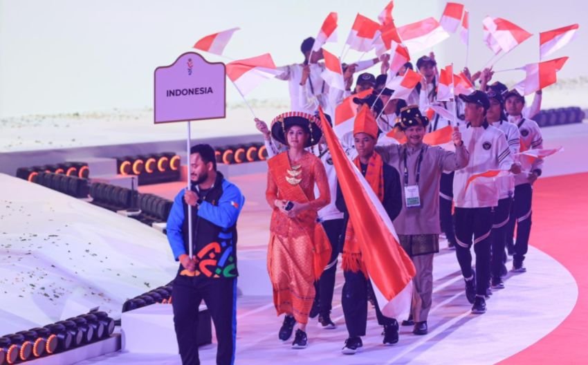 Keindahan Busana Adat Mandailing dan Batak Karo Warnai Parade Kontingen Indonesia di Opening Ceremony AYG 2025 Bahrain