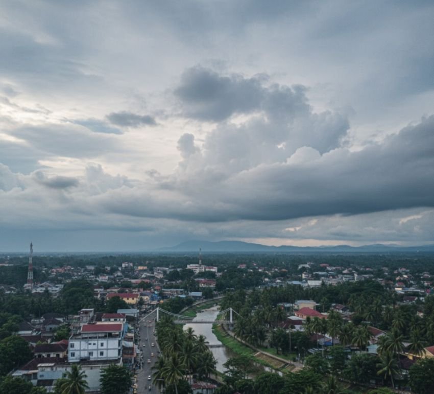 Prakiraan Cuaca Sumatera Utara Hari Ini, 16 Oktober 2025: Labuhanbatu Berawan, Daerah Lain Hujan Ringan