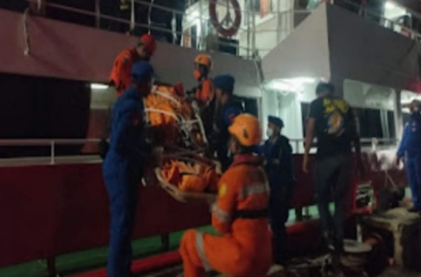 ABK Kapal Asing Meninggal di Perairan Lampung, Lanal dan Basarnas Lakukan Evakuasi