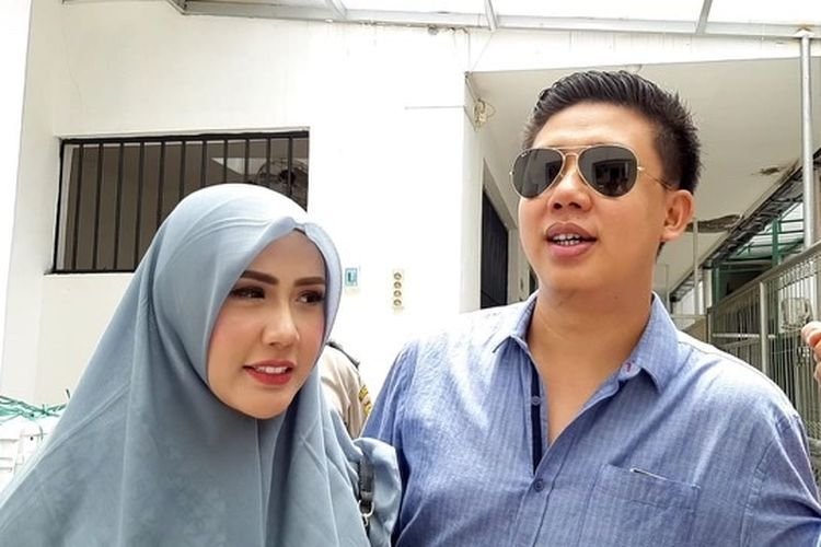 Pablo Benua dan Rey Utami Jalani Pemeriksaan Polisi Terkait Dugaan Ijazah Palsu