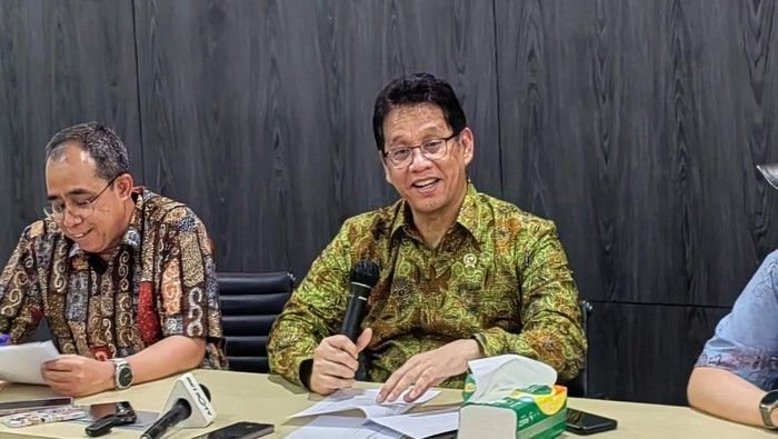 Bukan Rokok Ilegal, Kali Ini Menkeu Purbaya Kejar Pegawai Bea Cukai yang Nongkrong di Starbucks!