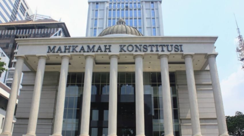 Gara-Gara Polemik Ijazah Jokowi, Advokat Gugat UU KIP ke MK