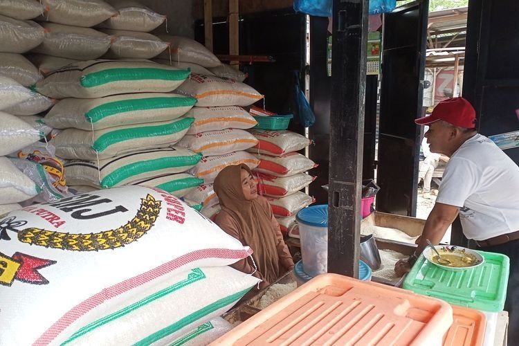 Update Harga Pangan Hari Ini: Cabai Melonjak, Beras Medium Murah!