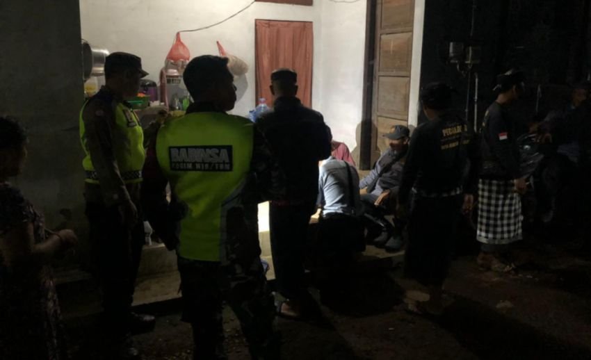 Babinsa Desa Cau Belayu Lakukan Pendataan Penduduk Pendatang Demi Jaga Kamtibmas