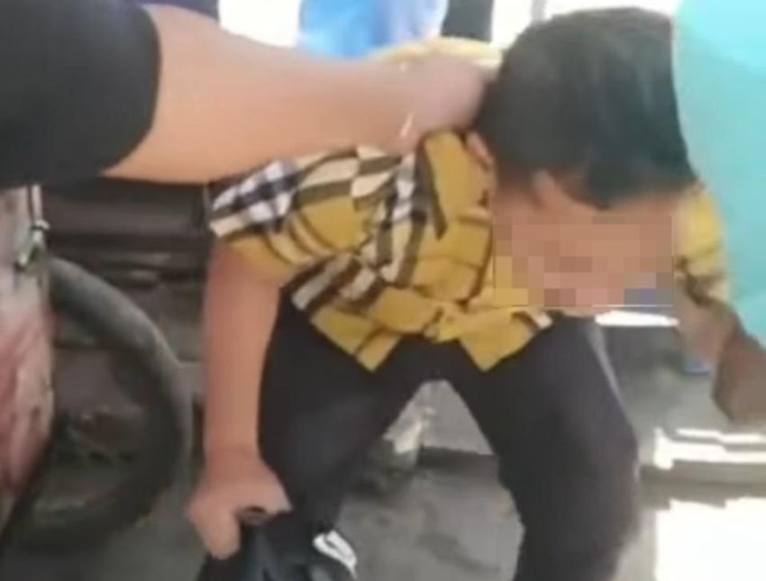 Viral! Mantan Bupati Dharmasraya Diamankan Warga, Ini Klarifikasi Resminya