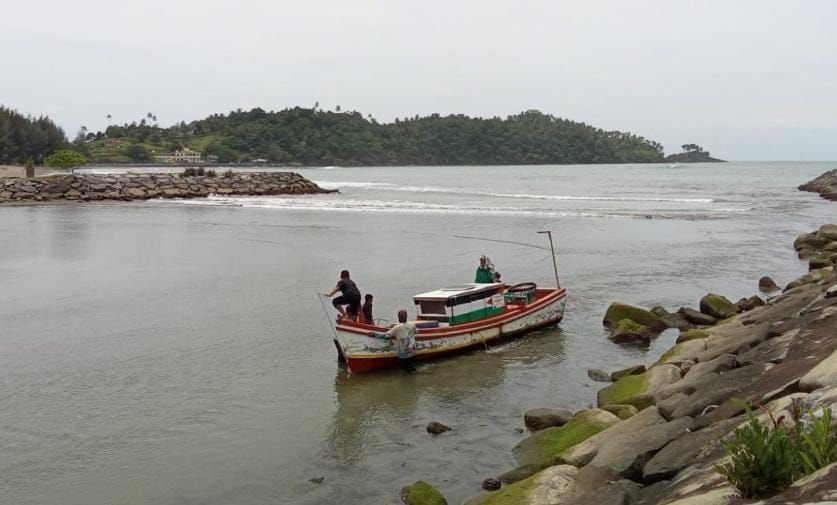Kuala Dangkal, Nelayan Lamno Terancam Tak Bisa Melaut: Pemerintah Diminta Bertindak Cepat