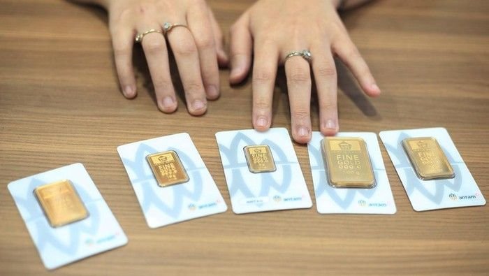 Harga Emas Antam Tembus Rp2,4 Juta per Gram, Rekor Tertinggi Sepanjang Masa