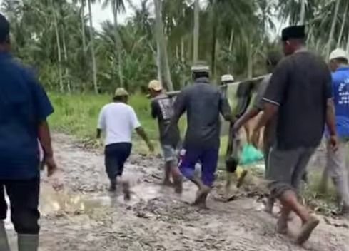 Viral Warga Gotong Jenazah di Asahan, Pemprov Sumut Kaji Perbaikan Jalan Tahun Depan