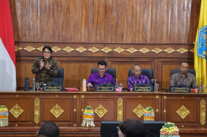 Empat Raperda Strategis Disetujui, Pemprov Bali Tegaskan Komitmen Tata Kelola dan Layanan Publik yang Lebih Baik