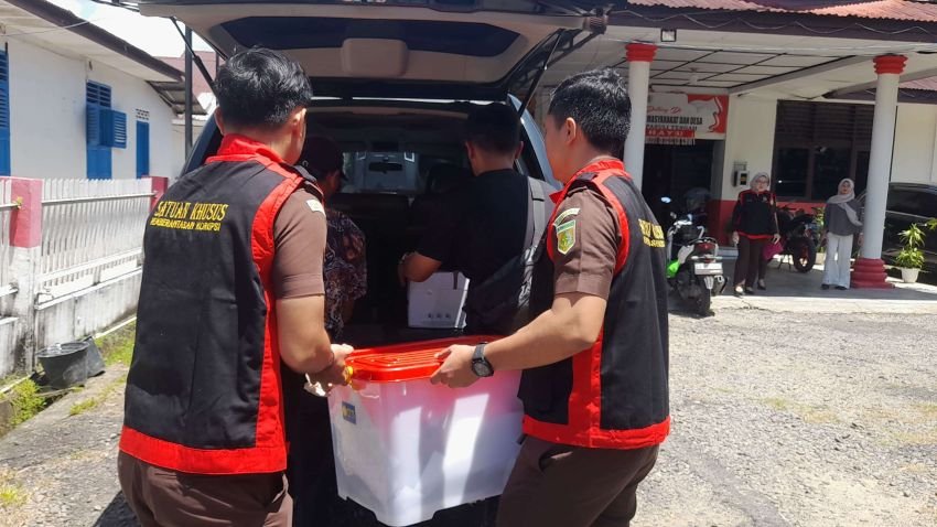 Kejari Sibolga Geledah Kantor Dinas PMD Tapanuli Tengah, Telusuri Dugaan Korupsi Dana Desa Muara Bolak