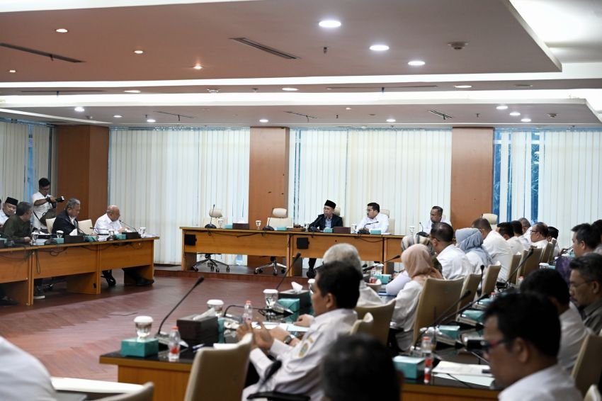 Pemprov Sumut Serahkan Dokumen KUA-PPAS APBD 2026 ke DPRD, Fokus pada Efisiensi dan Sektor Prioritas